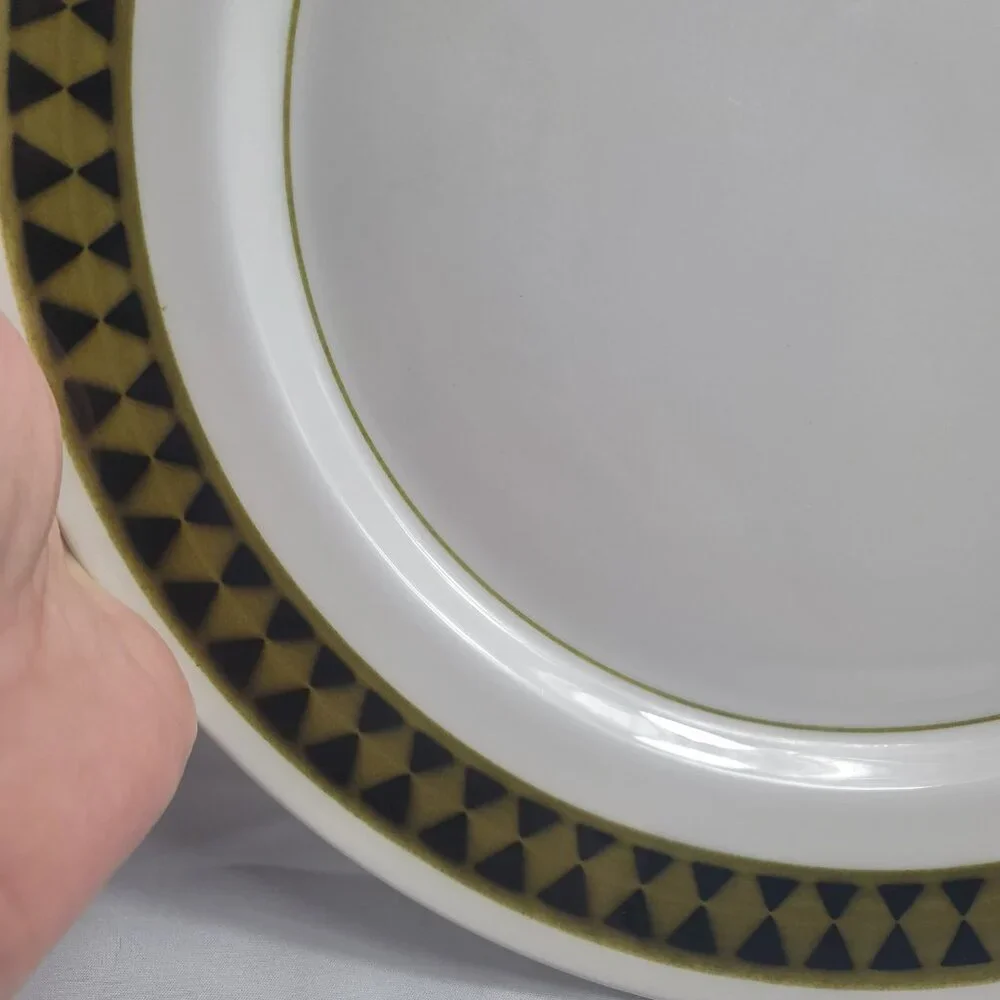 Mikasa Mediterrania Dominique Chop Plate Black Pyramids Green Band